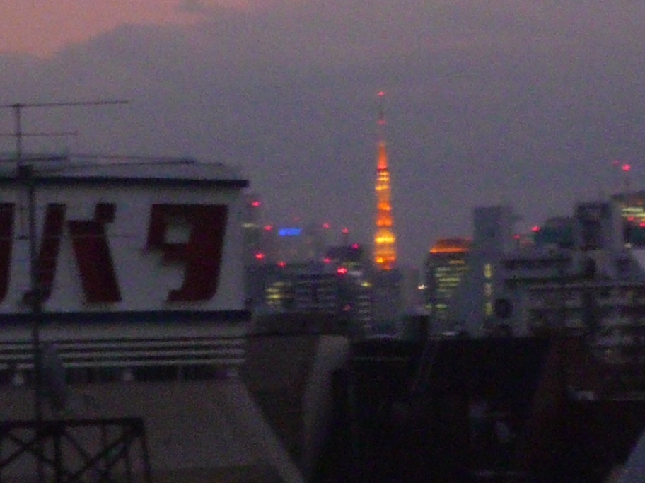 夜の東京タワーみたいなの