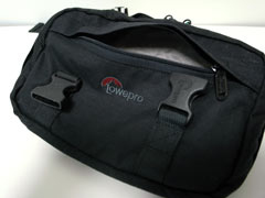 Loweproのカメラ機材用のウェストバッグ