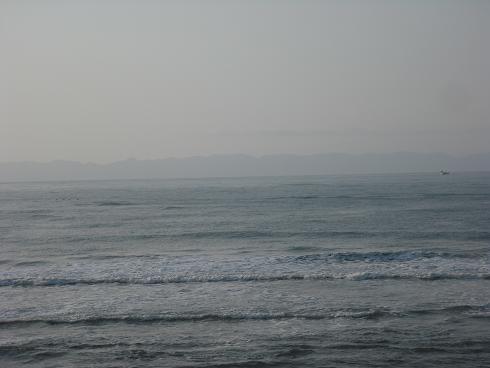 2010022五ケ浜から見る佐渡