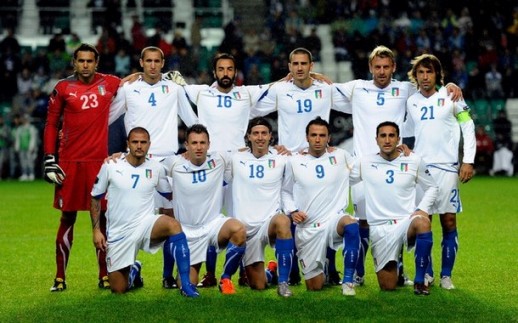 イタリア代表集合写真vsエストニア代表ユーロ2012予選