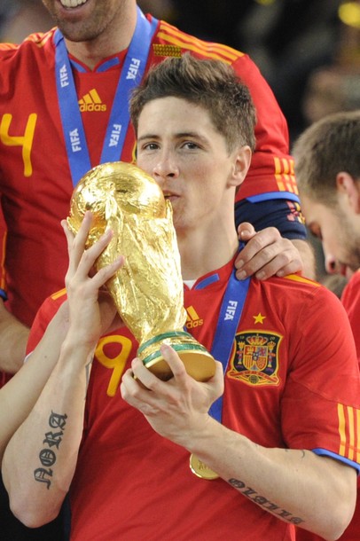 スペイン代表10ワールドカップ優勝記念ユニフォーム 星1つ は8月上旬販売