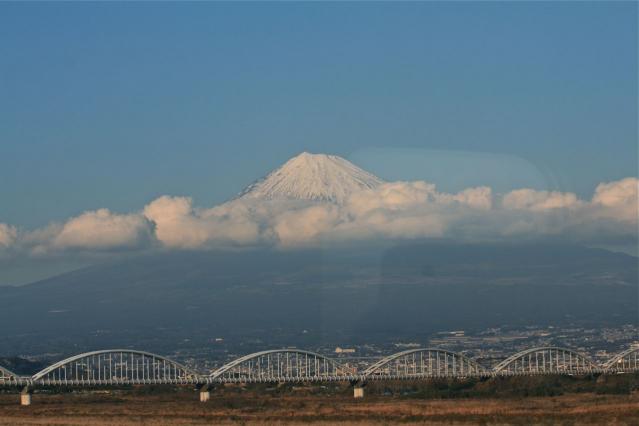 橋と富士山8848