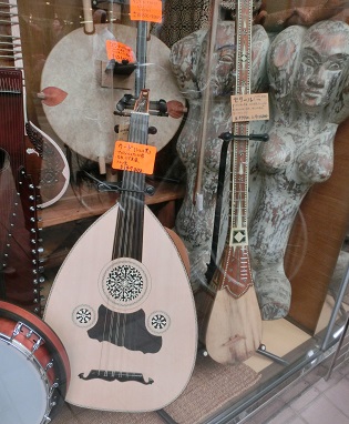 トルコの弦楽器　ウード