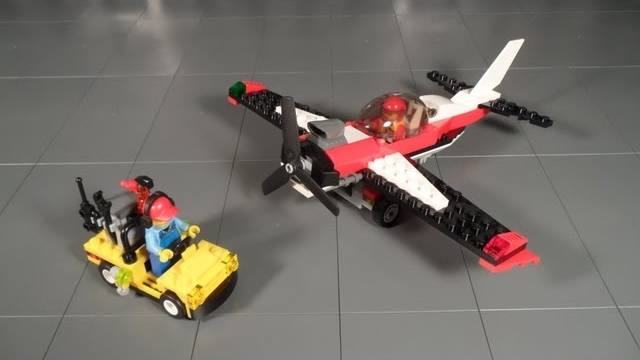 Lego-60019-Stunt-PlaneReview-City.jpg