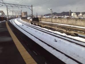 線路の雪