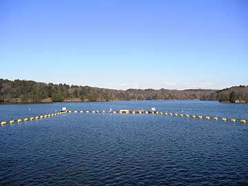 松野湖の光景