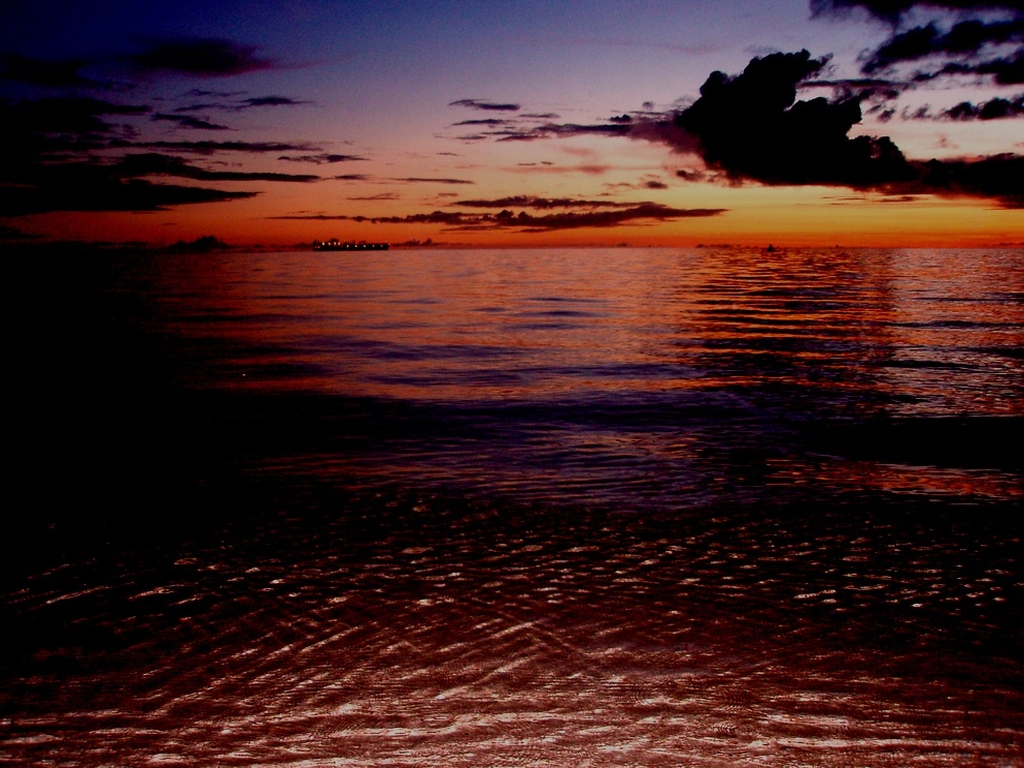 海と夕日と船 海 写真 水中写真 無料壁紙 フリー素材屋さん