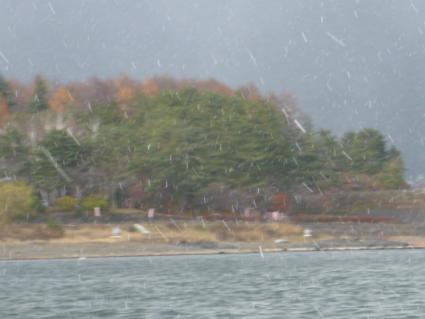 20121201湖波前日雪