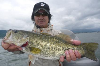 20120512琵琶湖本間さん1stFish2.JPG