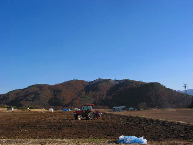 0413小泉山と畑 (1)